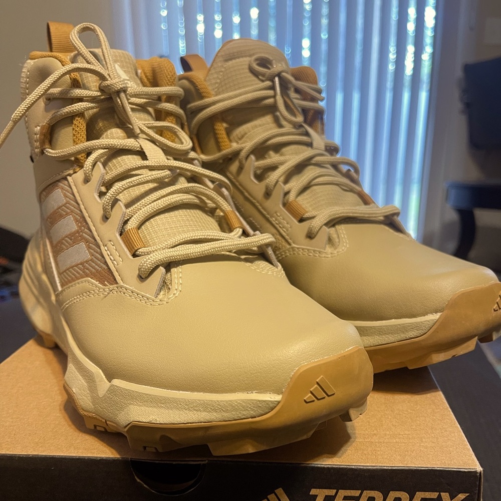 adidas Unity Leather Mid Rain.RDY Hiking Shoes Size 8 Men/9 Women (GZ3969)